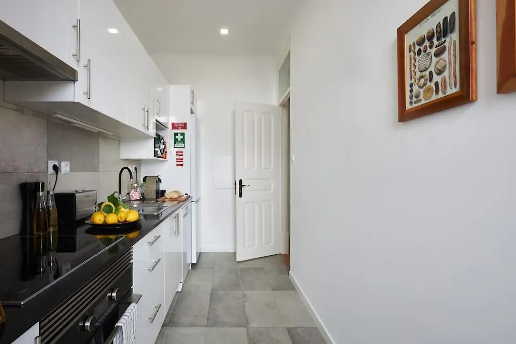 Charming Lisbon Central Apartment 0*,