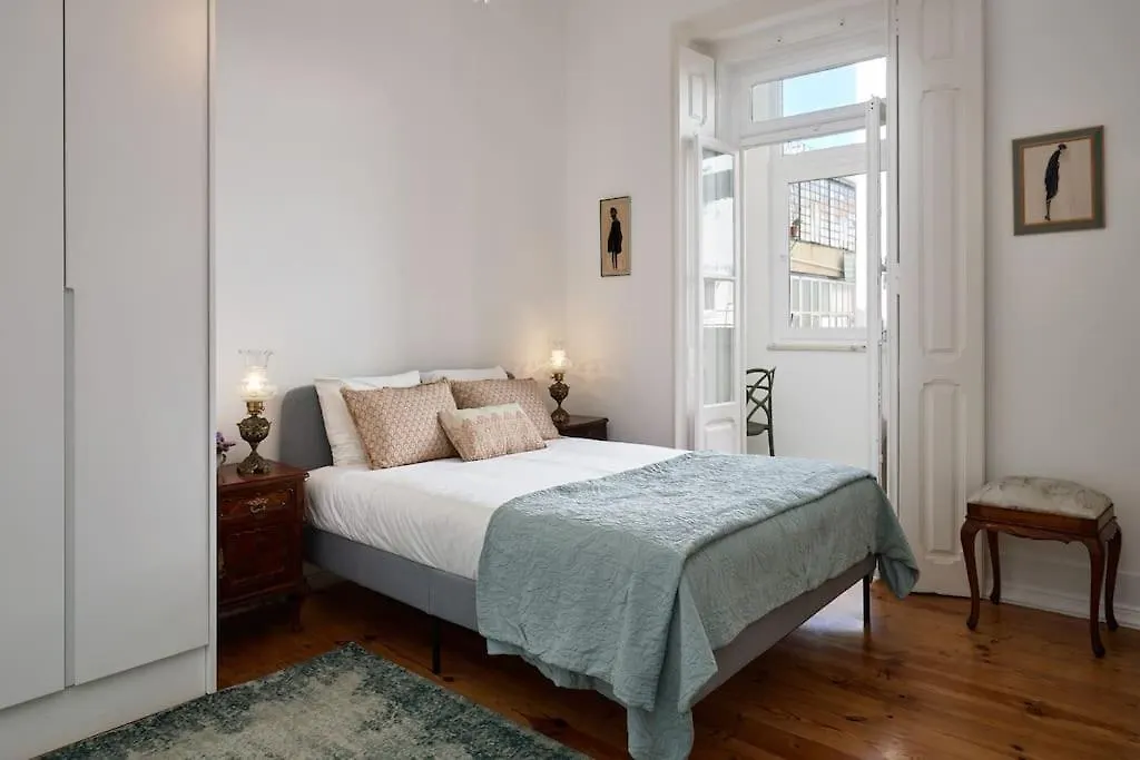 Charming Lisbon Central Apartment