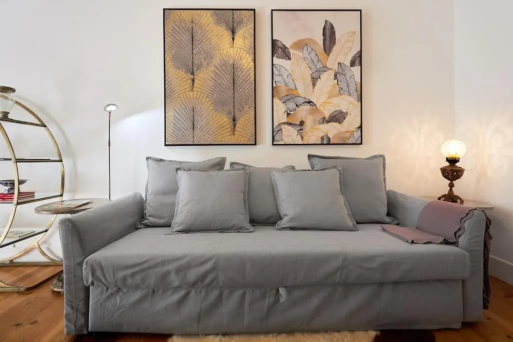 Charming Lisbon Central Apartment
