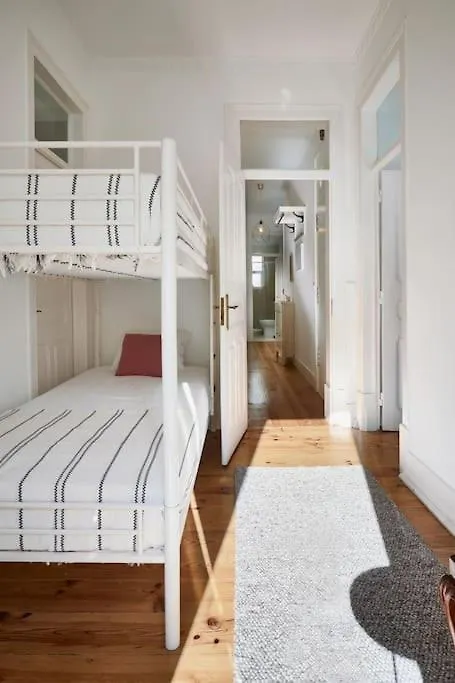 Charming Lisbon Central Apartment 0*,