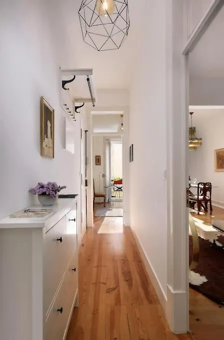 Charming Lisbon Central Apartment
